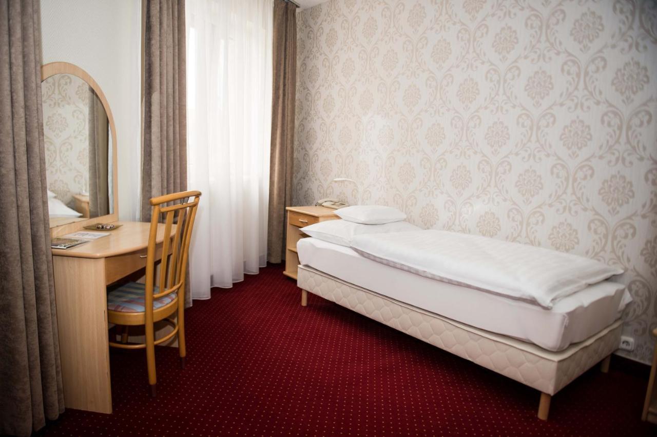 Hozam Wellness Es Apartman Szolnok Bagian luar foto