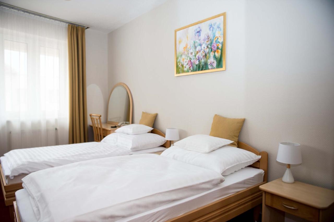 Hozam Wellness Es Apartman Szolnok Bagian luar foto