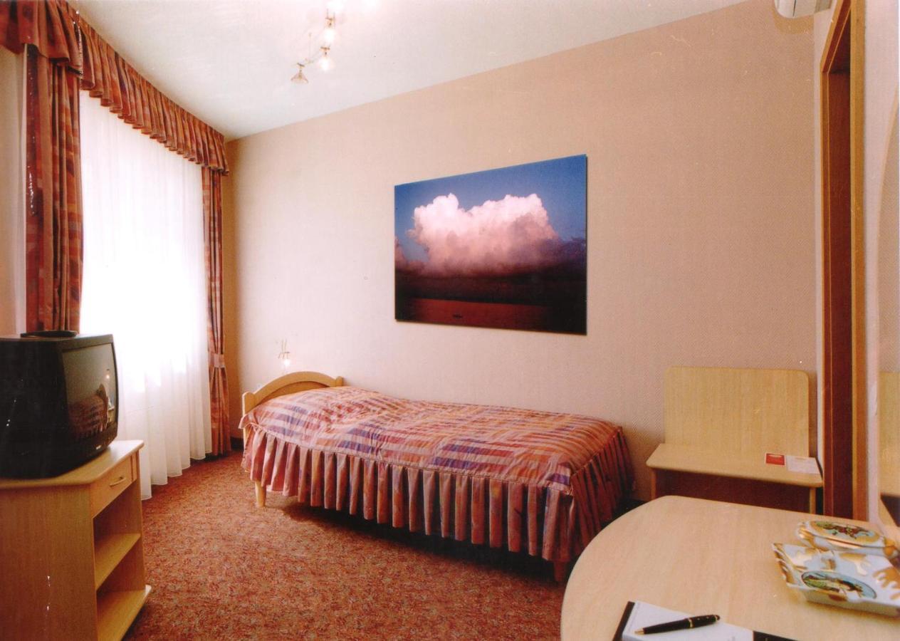 Hozam Wellness Es Apartman Szolnok Bagian luar foto