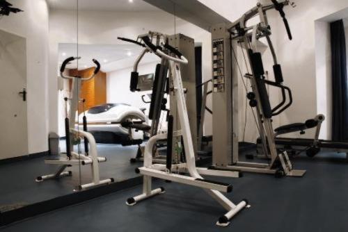 Hozam Wellness Es Apartman Szolnok Bagian luar foto