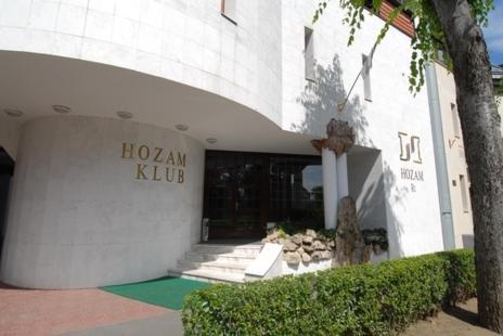 Hozam Wellness Es Apartman Szolnok Bagian luar foto